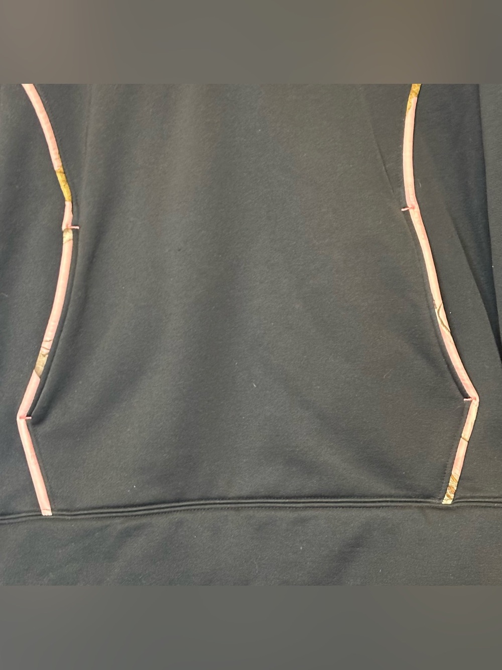 Under Armour Black Hoodie with Pink RealTree Logo and Trim Kangaroo Pocket Sz M - Picture 3 of 12